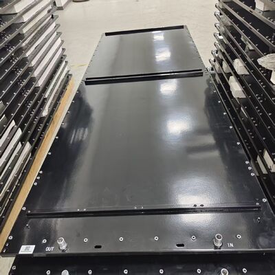 गुणवत्ता Aluminum Battery Bottom Enclosure Liquid Cooling Channel 3003 for Grid Scale Energy Storage कारखाना